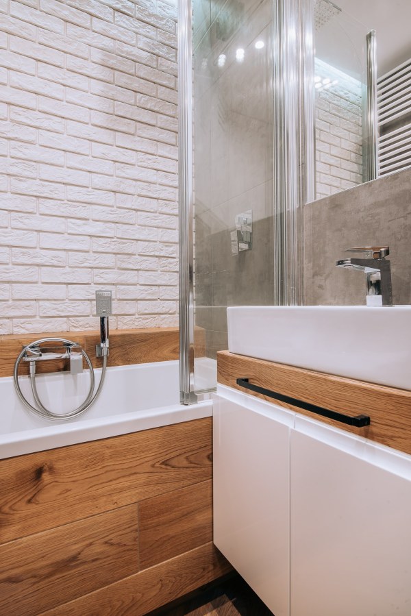 Wanna z parawanem szklanym