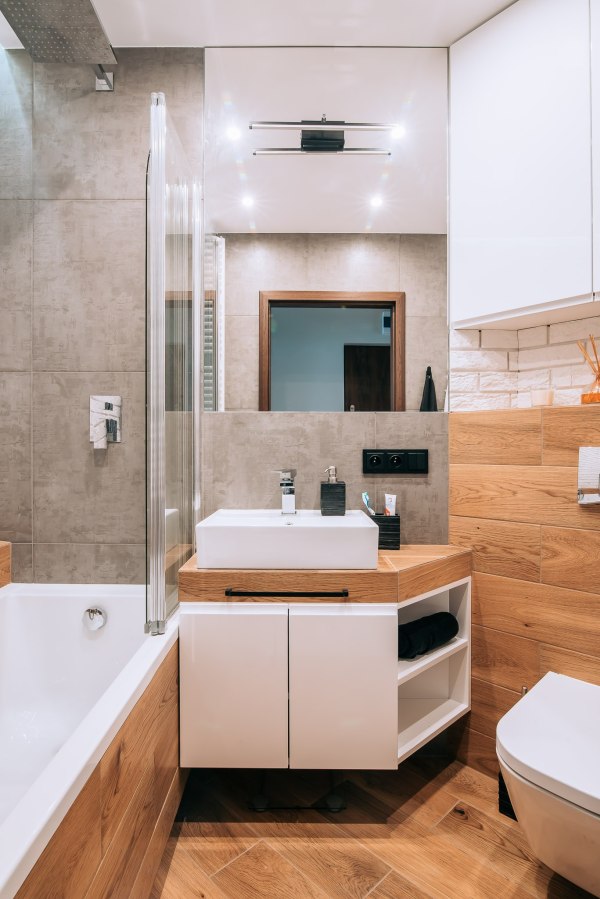 Widok ogólny na aranżację łazienki