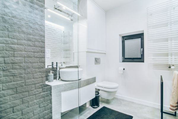 Umywalka nablatowa w łazience