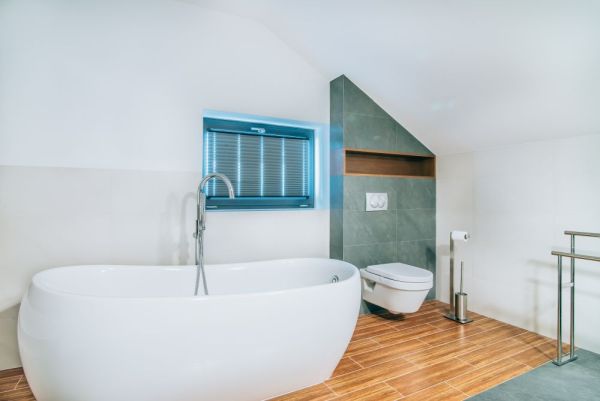 Łazienka - widok na wannę