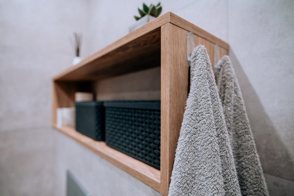 Drugie ujęcie półeczki w łazience