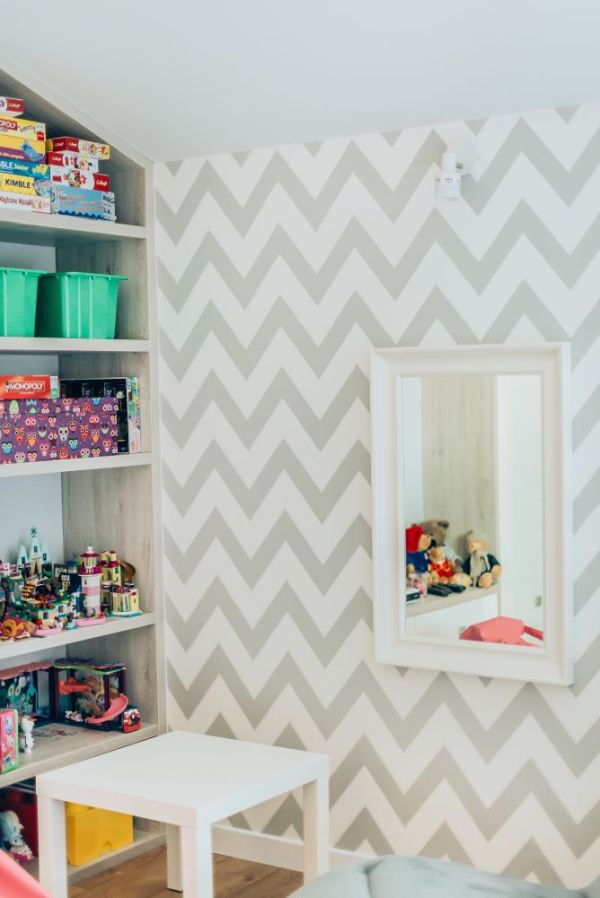 Półki w pokoju dziecięcym