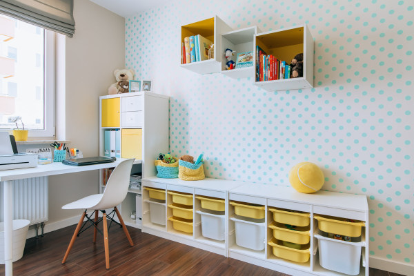 Funkcjonalne meble w pokoju - przechowywanie