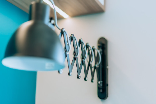 Lampa wysuwana na ramieniu